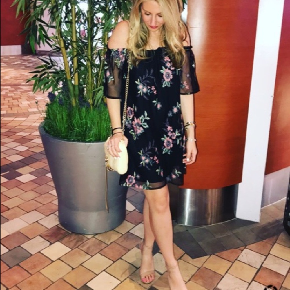 Off the shoulder dress size small